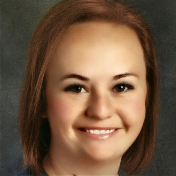 Meet your Posher, Jennifer - Picture 1 of 1